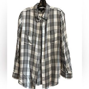 Banana Republic Black and White Plaid Button-Up Shirt Boyfriend Fit Size Large